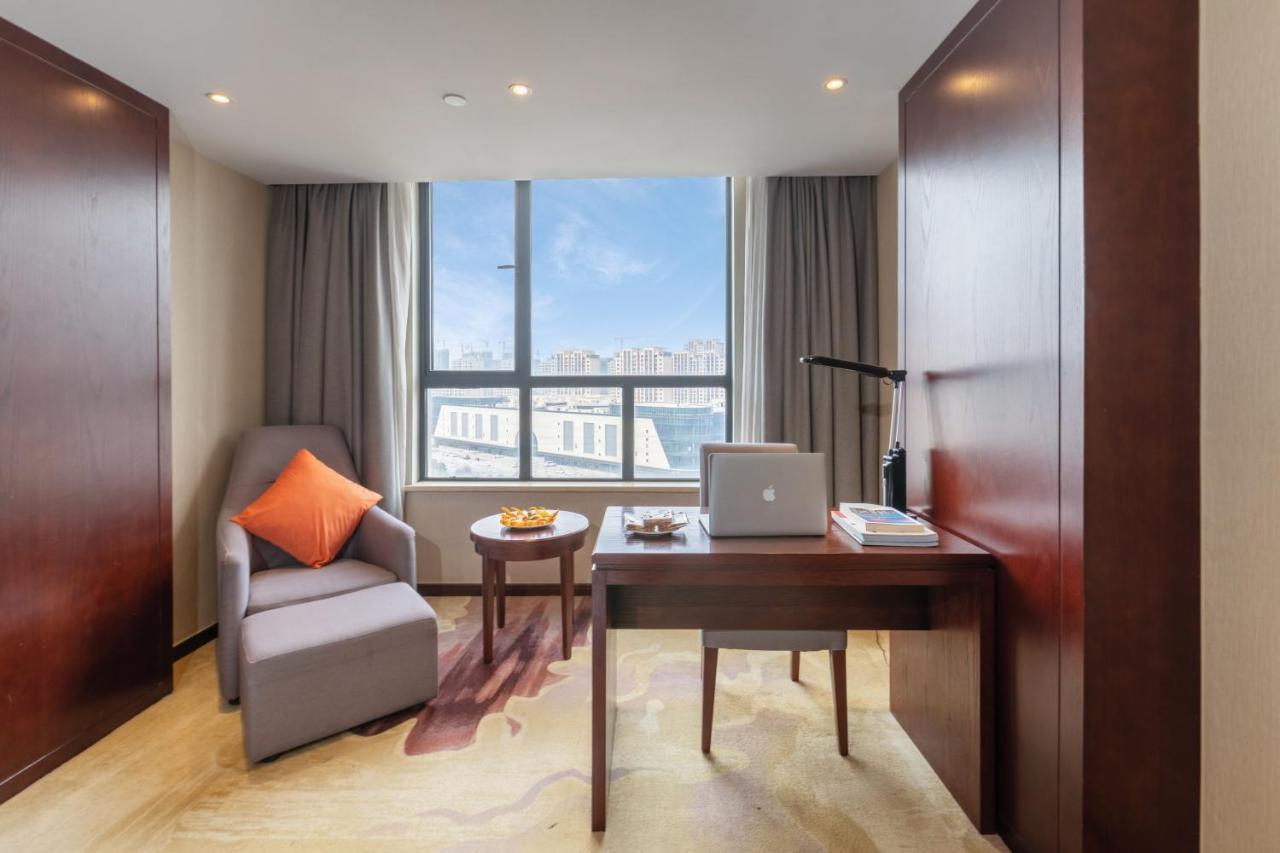 Huzhou Wealth Hotel Exterior photo