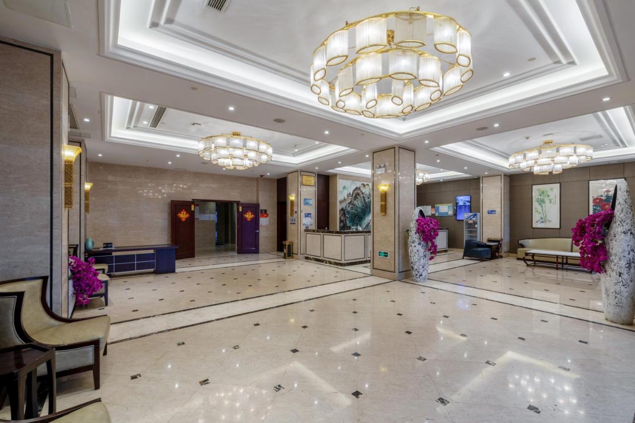 Huzhou Wealth Hotel Exterior photo