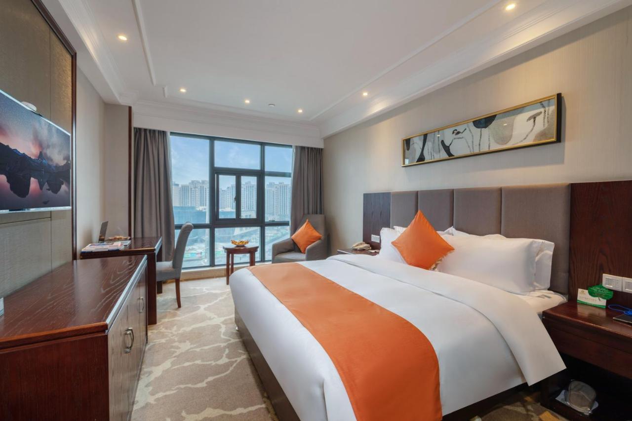 Huzhou Wealth Hotel Exterior photo