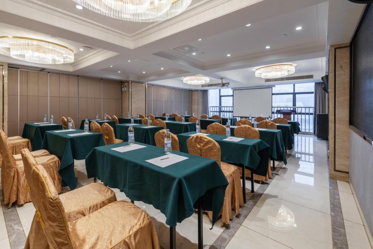 Huzhou Wealth Hotel Exterior photo