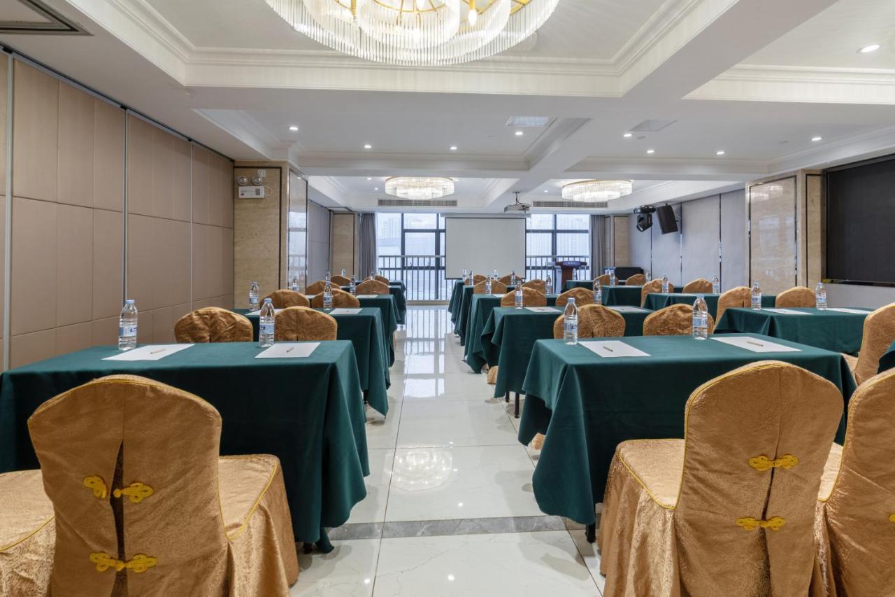 Huzhou Wealth Hotel Exterior photo