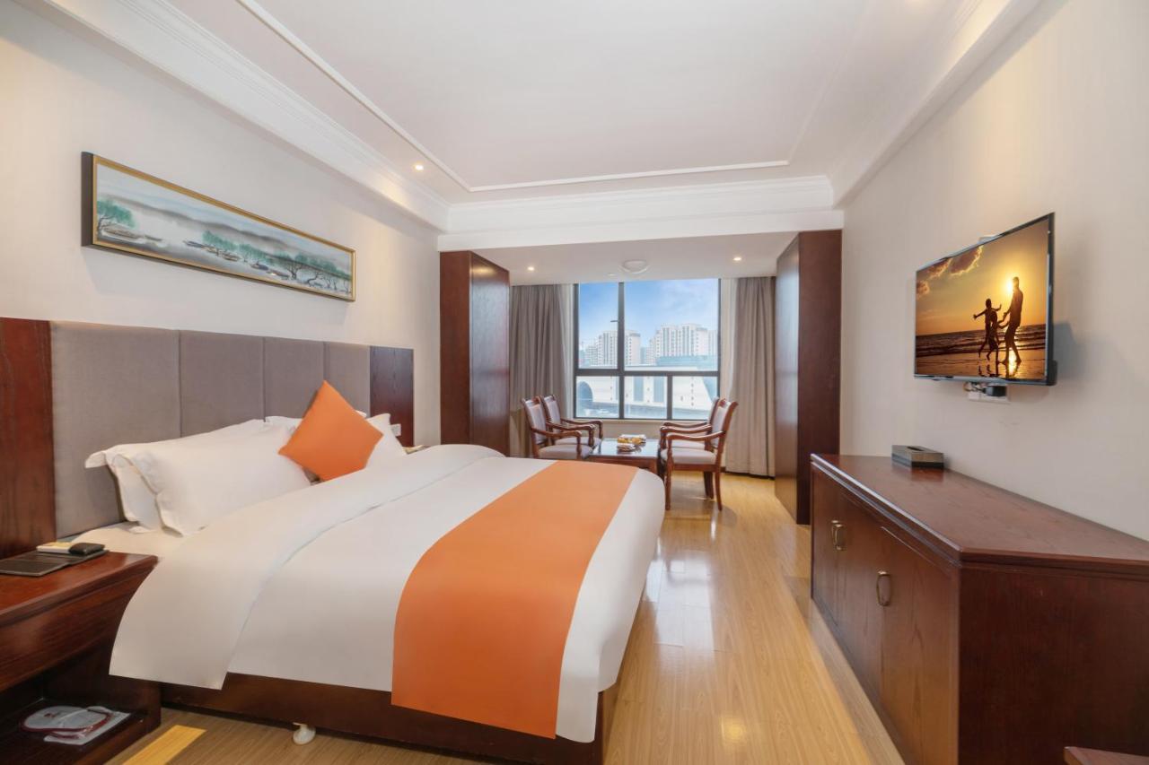 Huzhou Wealth Hotel Exterior photo